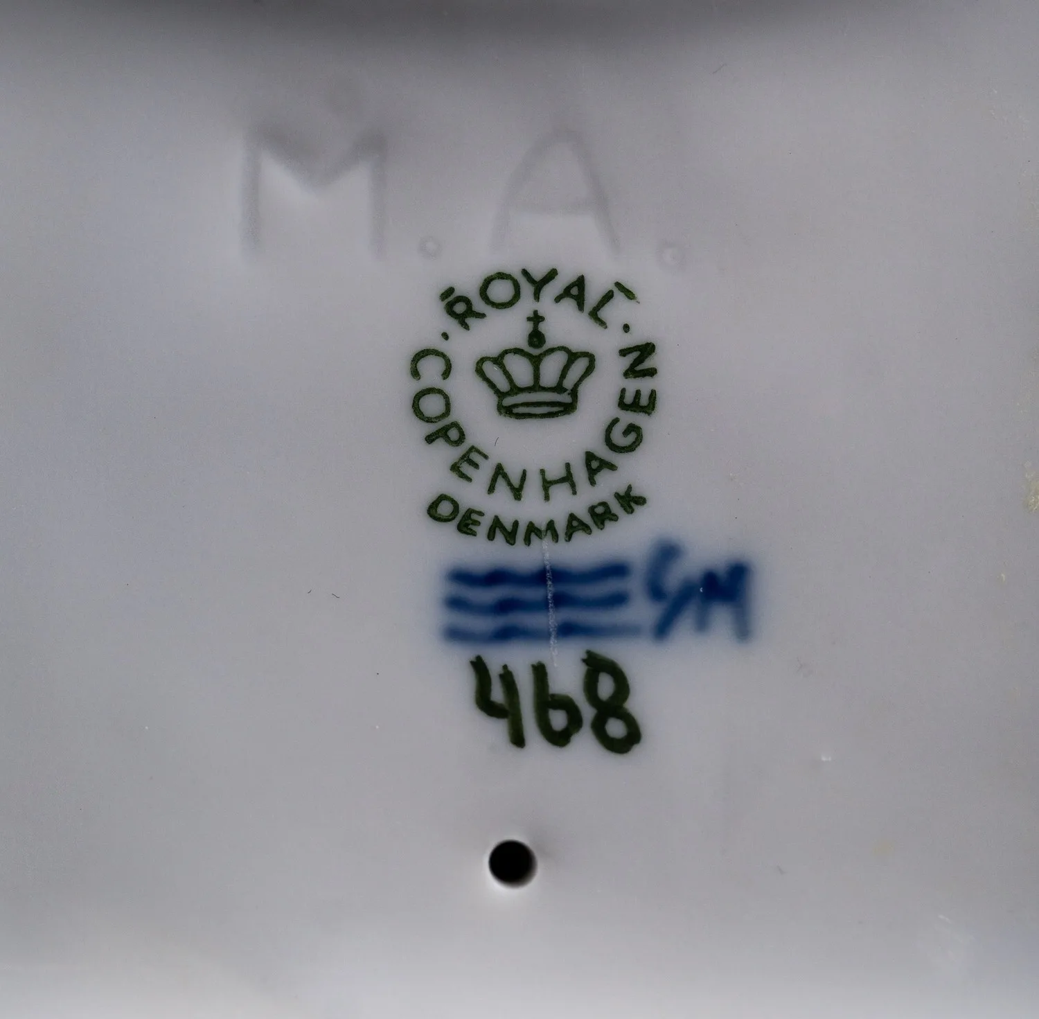 Скульптура «Материнство». Дания, фирма Royal Copenhagen, 1970 - 1980-е годы. — фото 4