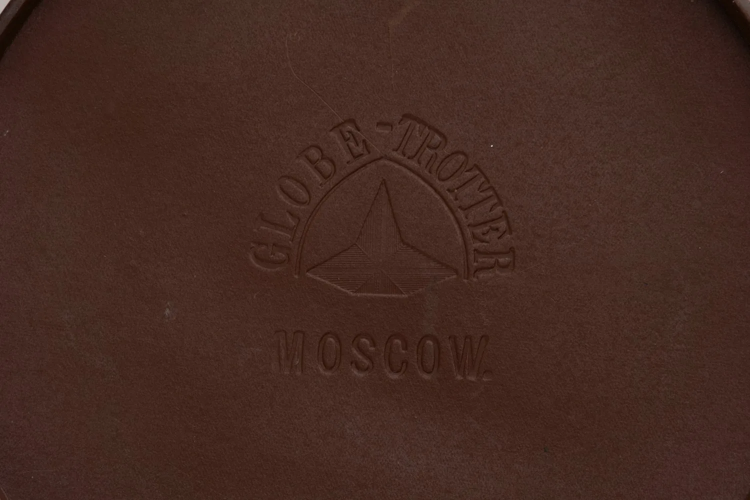 (Уинстон Черчилль и королева Елизавета II предпочитали багаж Globe-Trotter) Дорожная коробка. Англия для московского филиала компании, 1911-1917 годы. — фото 4