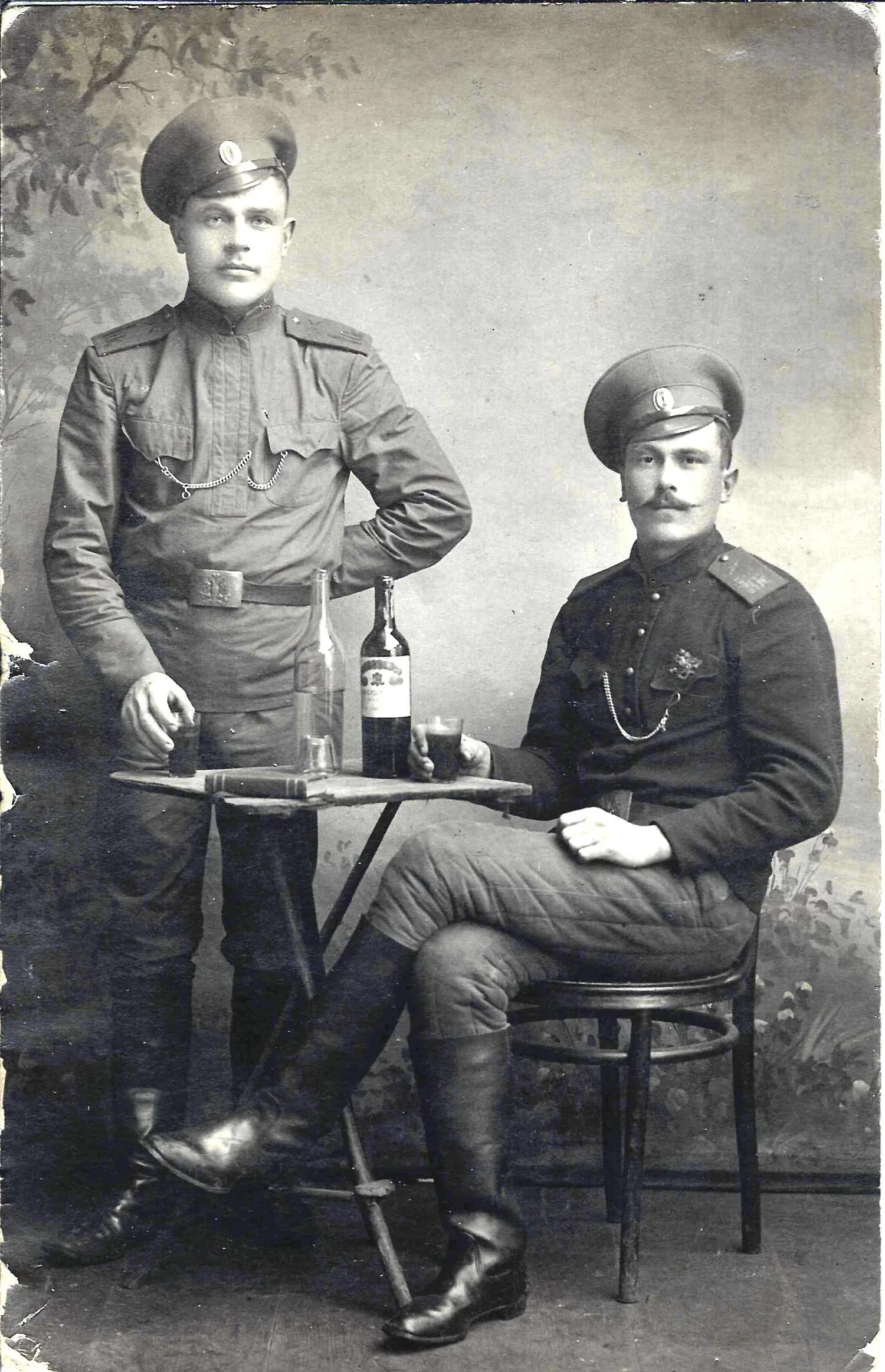 Фотография (формата открытки) «Военные». Россия, нач. XX века. — фото 1