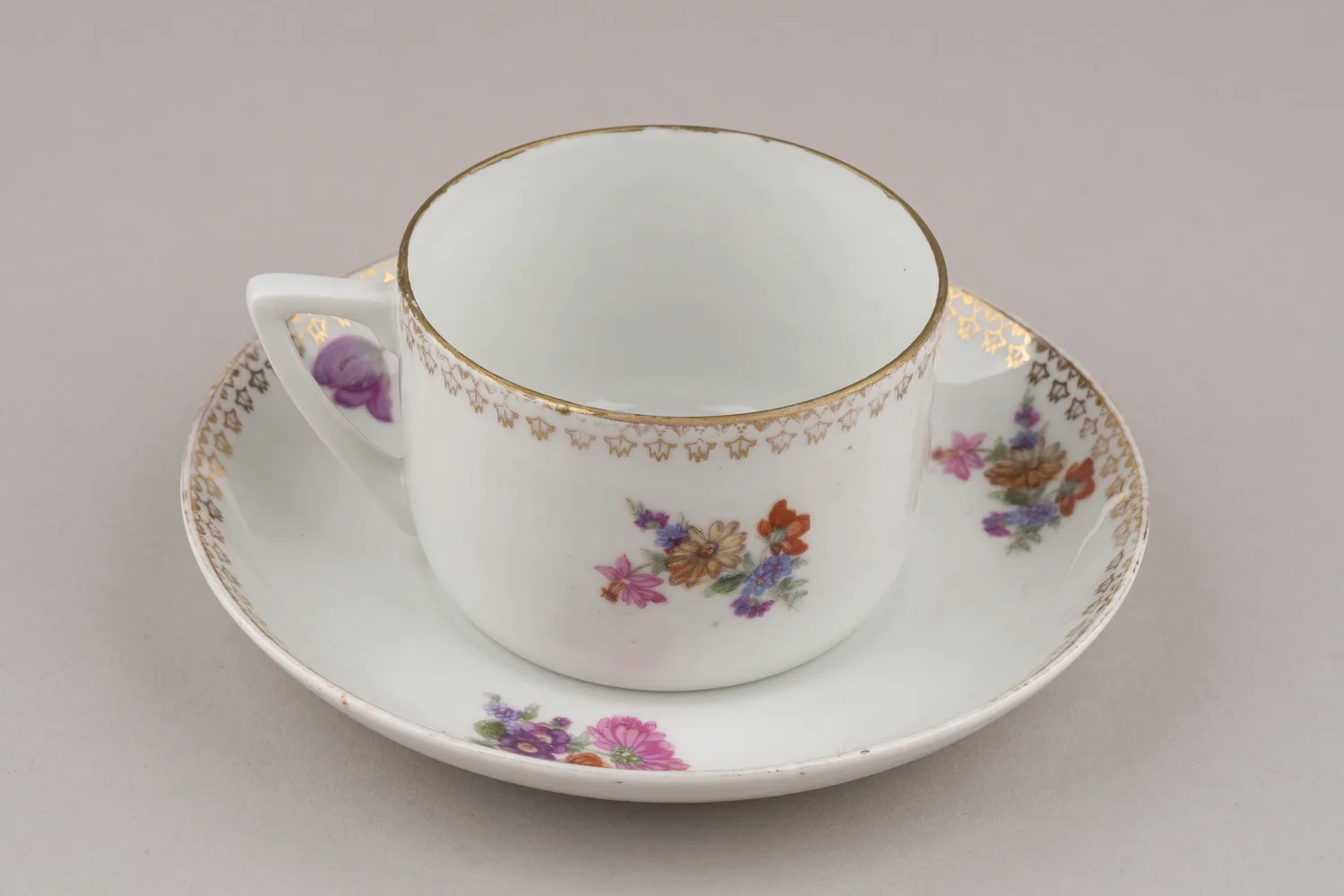 Чайная пара. СССР, Дулевский фарфоровый завод, 1918-е-1930-е годы. — фото 2