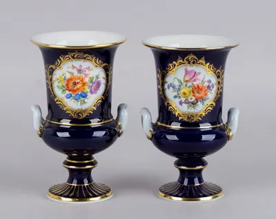 Парные ваза с цветочными медальонами. Германия, мануфактура Meissen, середина ХХ века.
