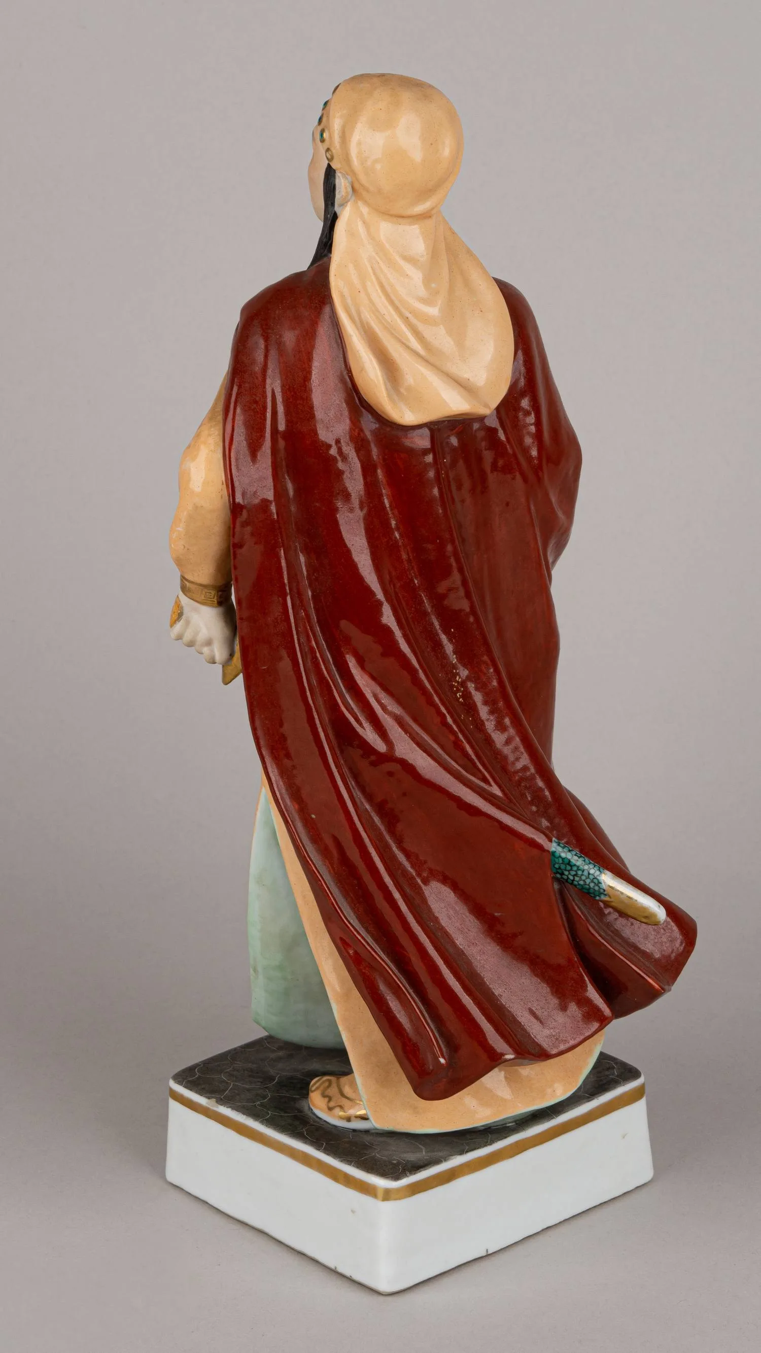 Скульптура «Воин с мечом». Китай, Цзиндэчжэнь, 1950-1970-е годы. — фото 4