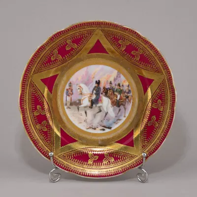 (Гарднер) Тарелка «Выезд императора Наполеона из Кремля». Россия, Москва, фабрика Ф.Я. Гарднера, 1912.