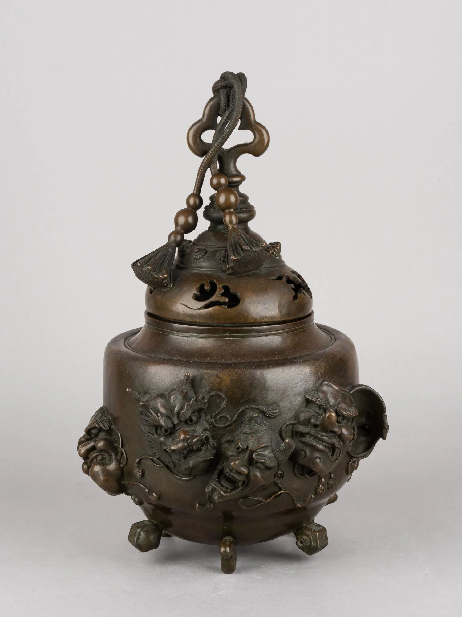 Бронзовая курильница в форме колокольчика Судзу. Япония, 1868–1912 (эпоха Мэйдзи). — фото 1