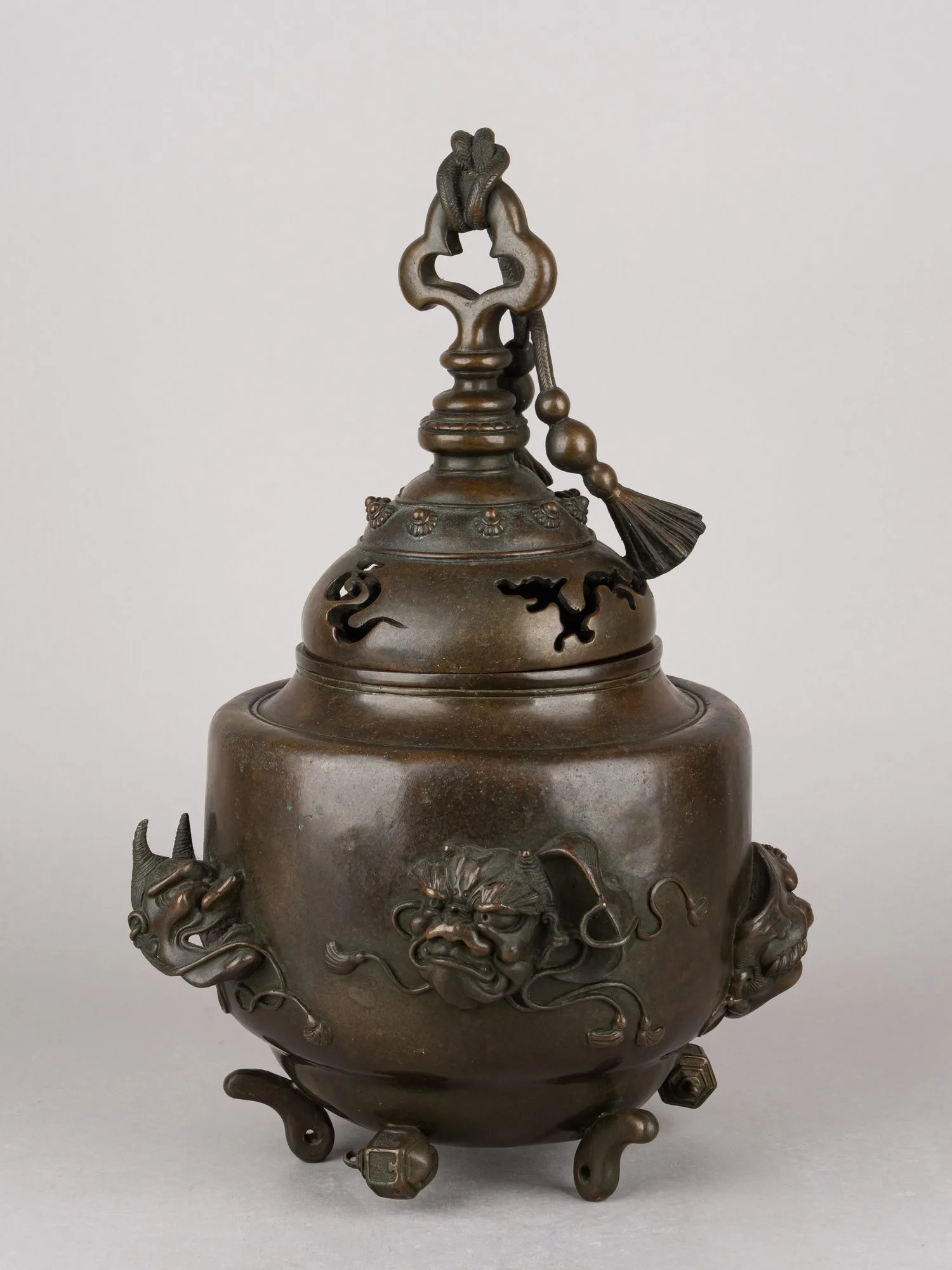 Бронзовая курильница в форме колокольчика Судзу. Япония, 1868–1912 (эпоха Мэйдзи). — фото 2