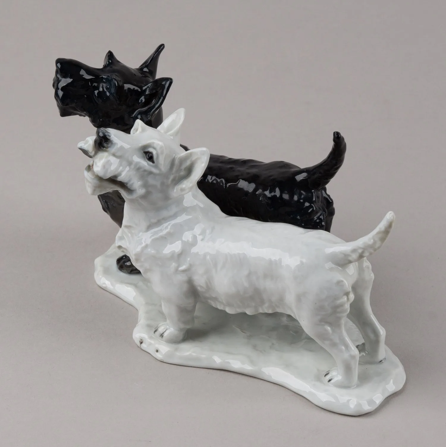 Статуэтка «Два скотч терьера». Германия, Rosenthal, скульптор F.Heidenreich, 1930-е годы. — фото 3