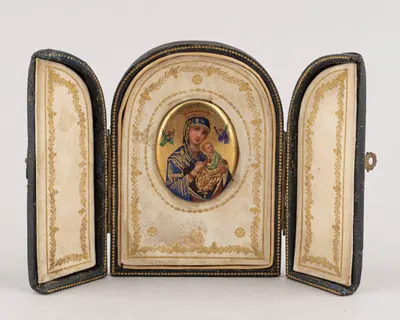 Дорожная «Страстная икона Божией матери».
Российская империя, конец XIX – начало XX века.