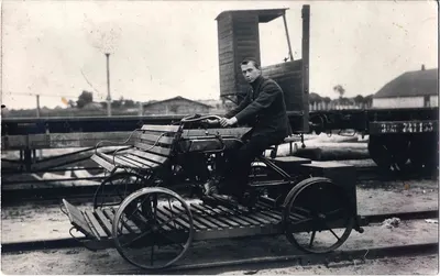 Фотография (на бланке открытки) «Мотодрезина». 1924.