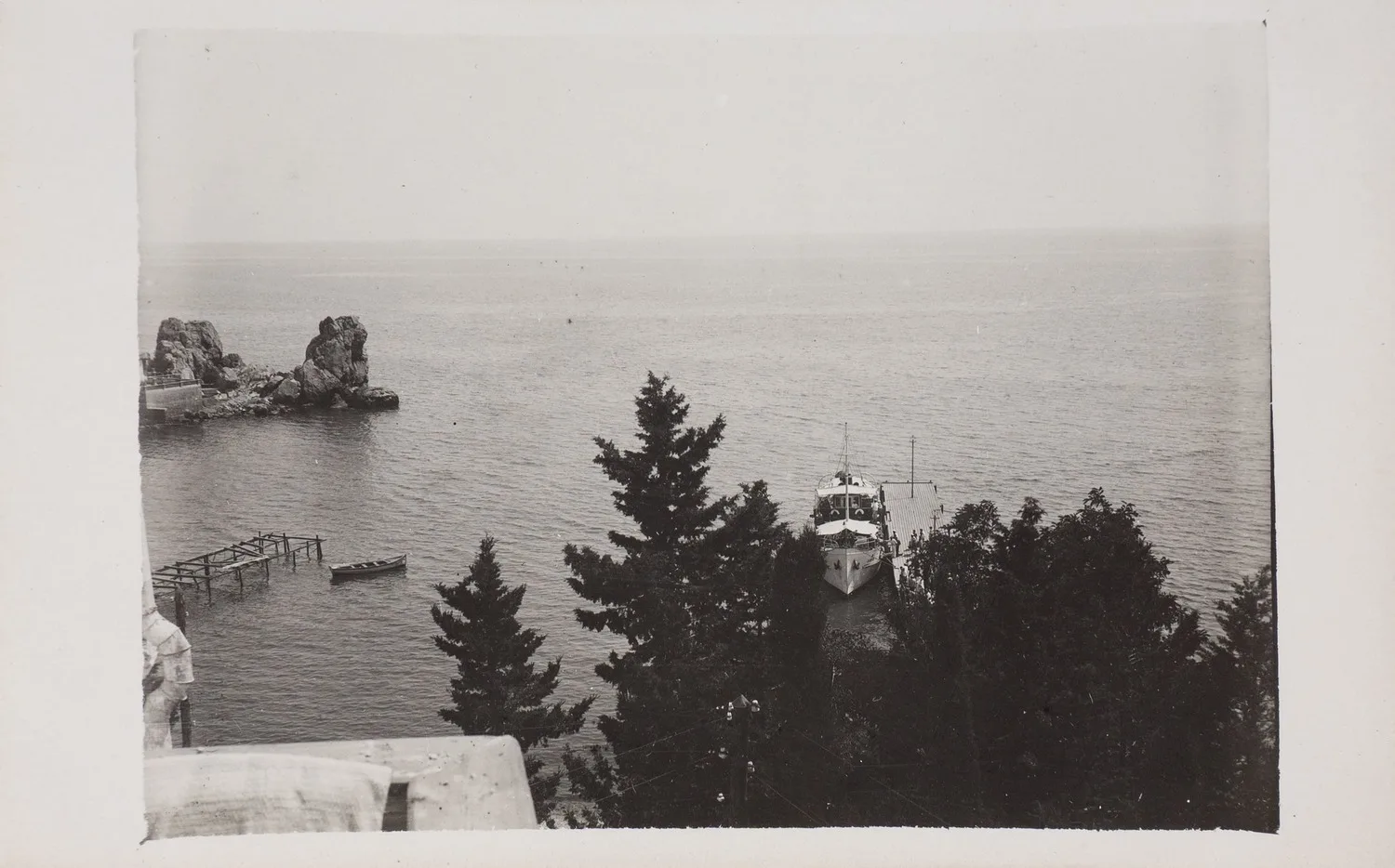 65 фотографий (на бланке открытки) «Отдых в Крыму». 1920-е годы. — фото 3