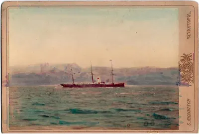 Райниш С.И. Кабинетная фотография «У берегов Крыма». 1890-е годы.