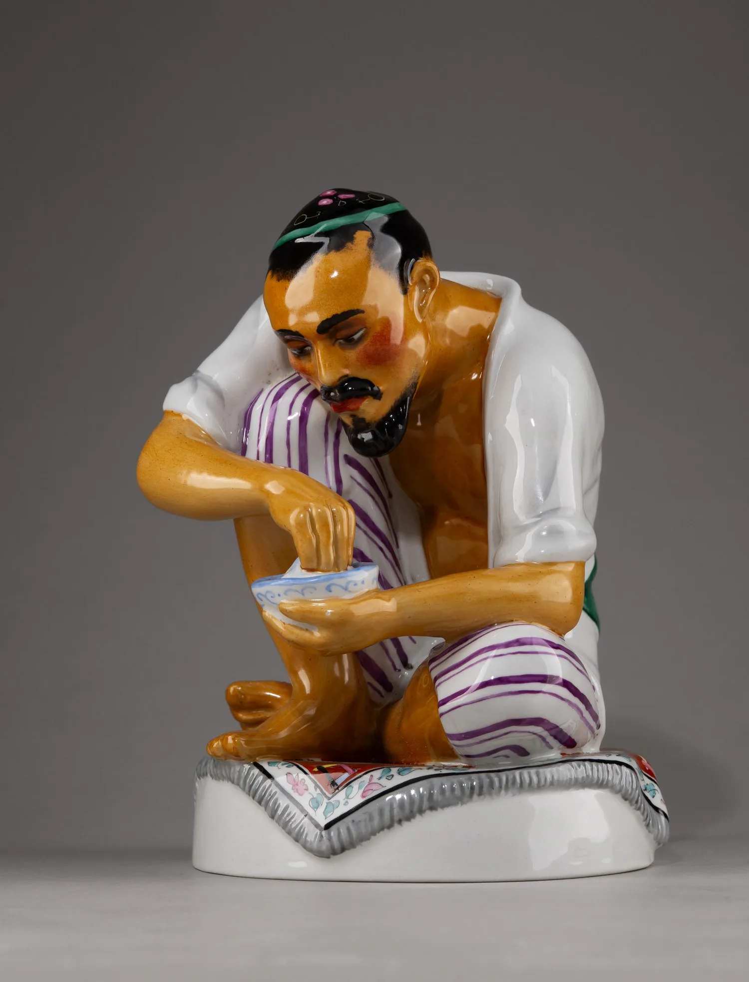 Скульптура «Пилав» («Узбек с пиалой»). Россия, скульптор А.В. Яковлев (модель 1929 г.), конец XX века. — фото 1