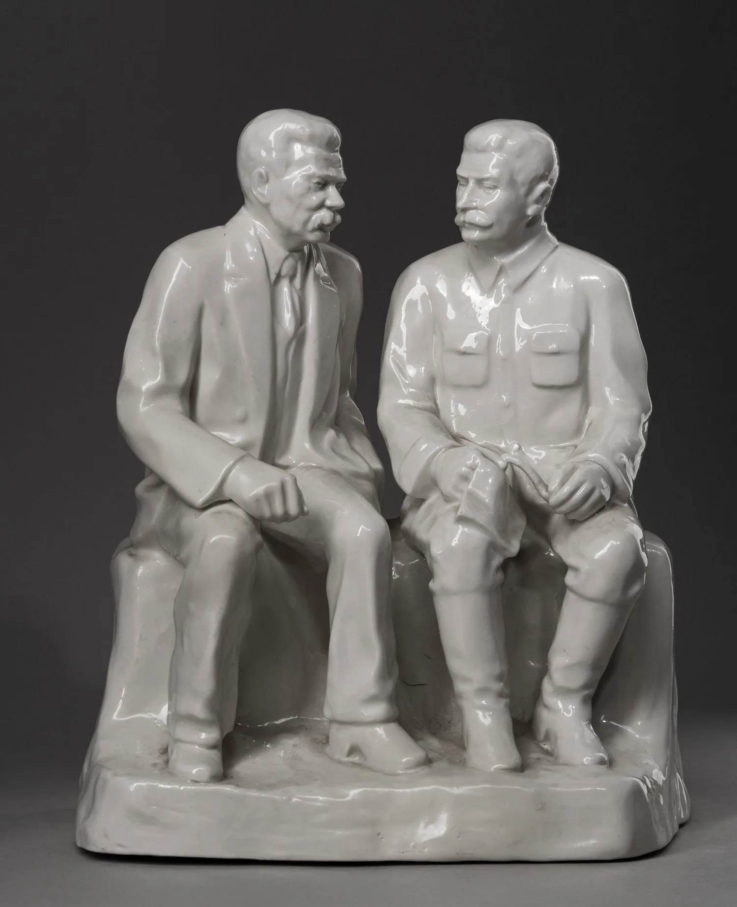 Скульптура «Сталин и Горький». СССР, Дулевский фарфоровый завод, скульптор Николай Павлович Пустыгин, 1950-е. — фото 2