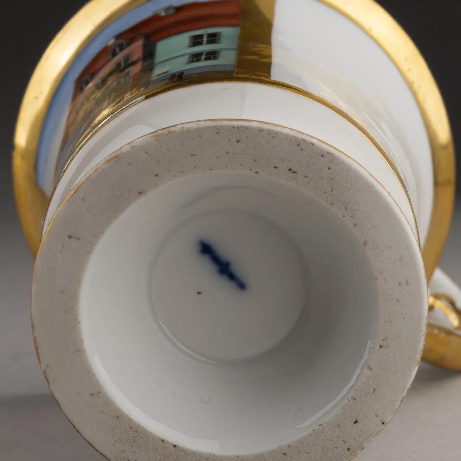 Чашка «Материнский дом». Германия, Королевская фарфоровая мануфактура, 1763-1834.
Блюдце. Германия, фарфоровая мануфактура Фюрстенберга, 1797-1828. — фото 9