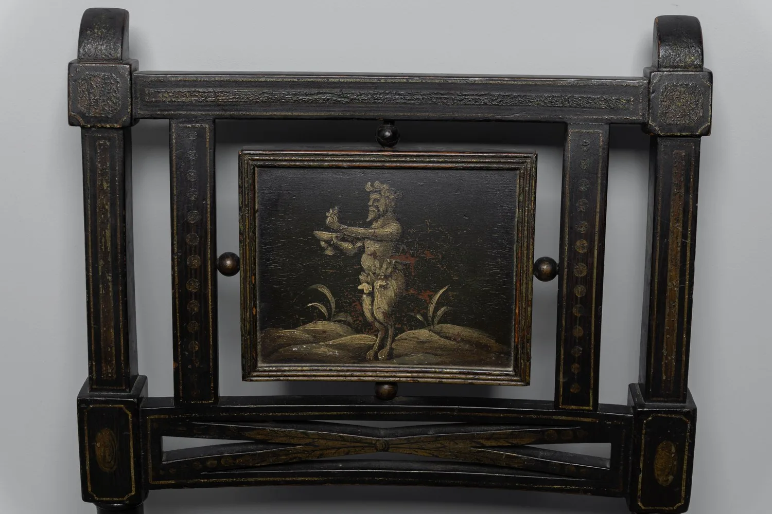Стул с изображением сатира. США, компания W. & J. Sloane, мастерская The Company of Master Craftsmen, 1920-1930 годы. — фото 4