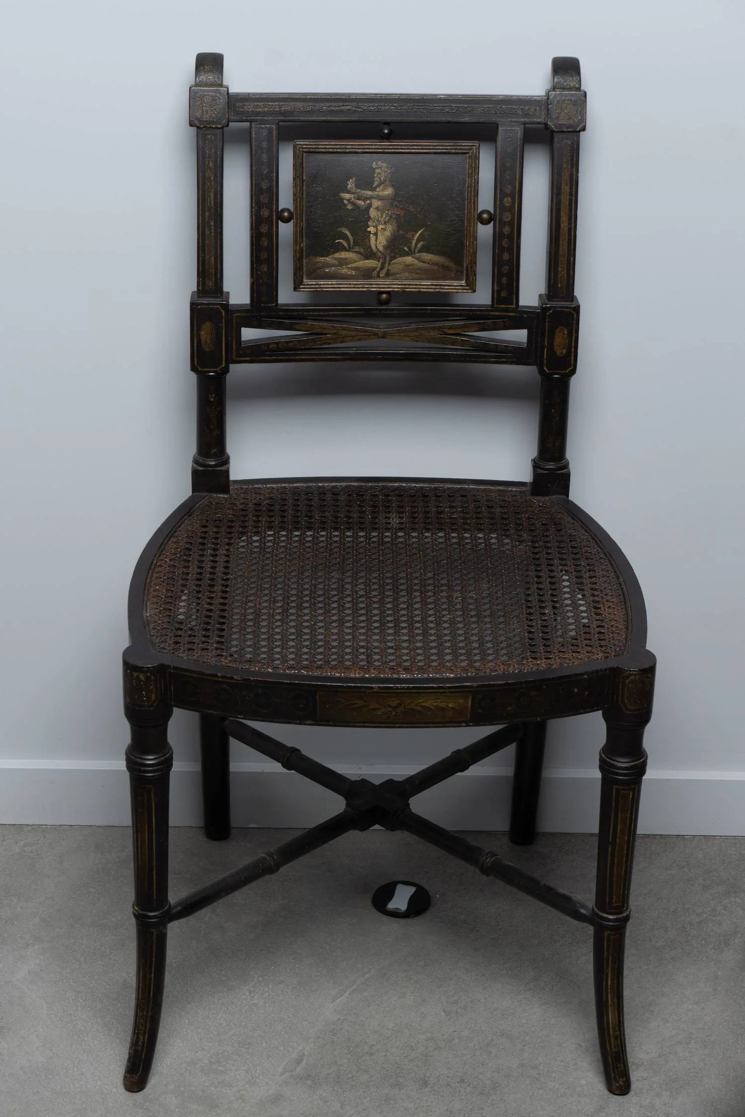 Стул с изображением сатира. США, компания W. & J. Sloane, мастерская The Company of Master Craftsmen, 1920-1930 годы. — фото 2