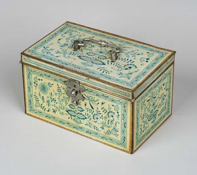 Сундучок-ларец для украшений или кондитерских изделий. Россия, Москва, фирма «Жако и Ко», конец XIX – начало XX века.