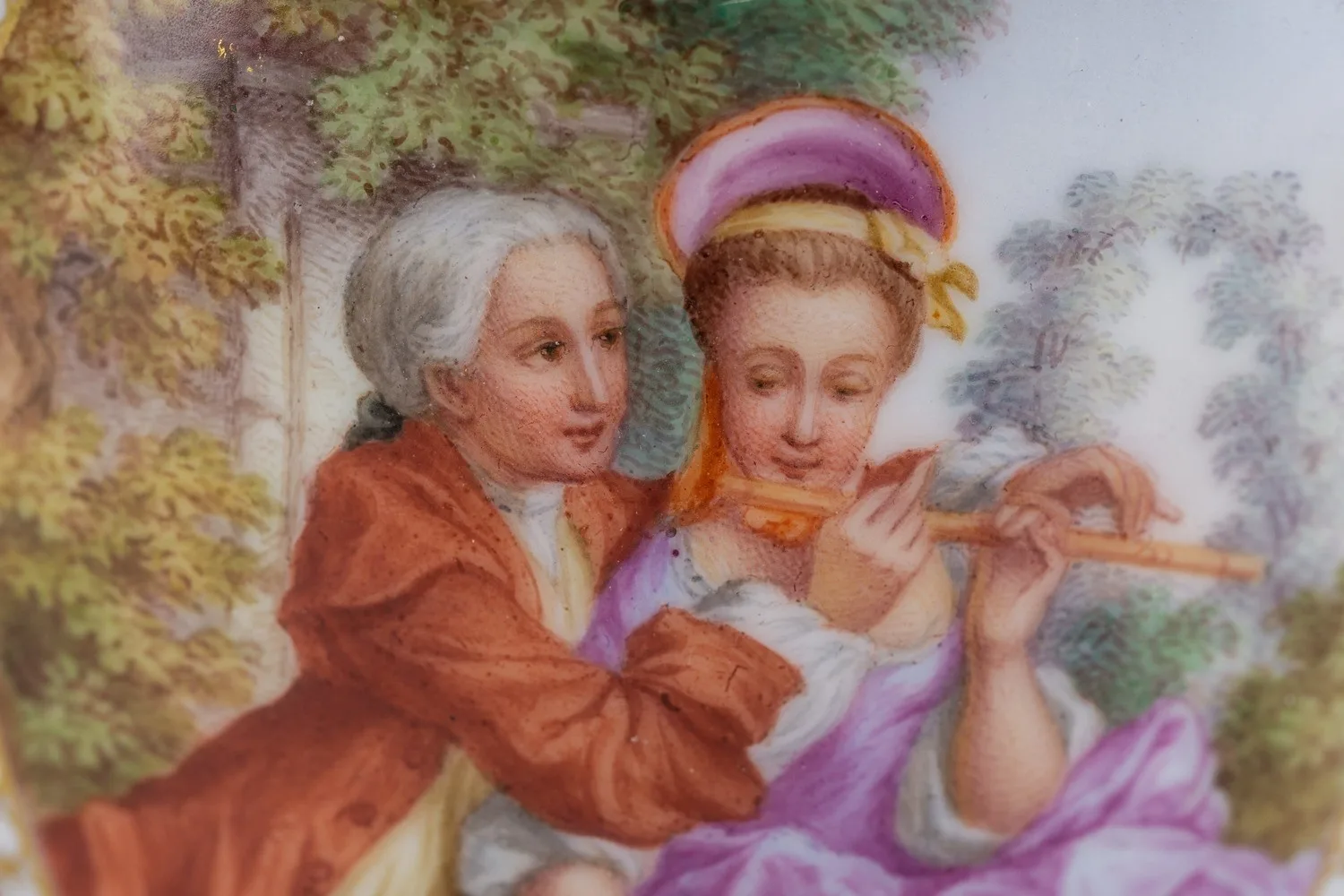 Ваза-ароматница в стиле рококо с галантной сценой. Германия, мануфактура Dresden porcelain / Porzellanmalerei Helena Wolfsohn, 1879-1881 годы. — фото 4
