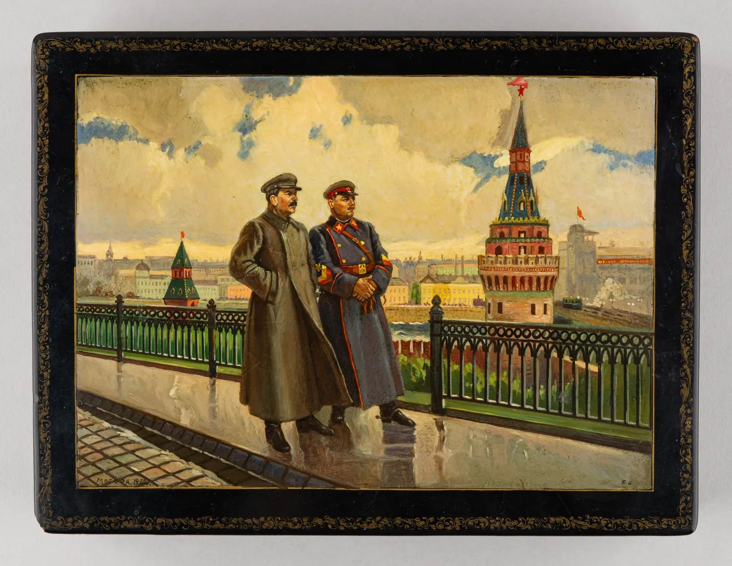 Шкатулка «И. В. Сталин и К. Е. Ворошилов в Кремле» по картине А. Герасимова. СССР, Мстёра, художник В. Бурмистров, 1952. — фото 2