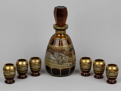 Набор ликерный с пасторальной сценой. Графин и шесть стопок. Чехия, Богемия, фирма «Эгерманн», 1990-е годы.