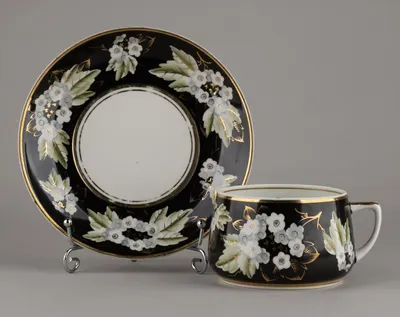 Чайная пара «Калина». СССР, Вербилки, Дмитровский фарфоровый завод, 1935-1946 годы.