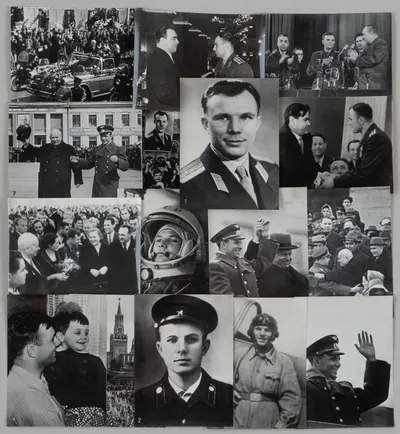 Комплект (16 фотографий) «Первые советские космонавты» (М., 1961).