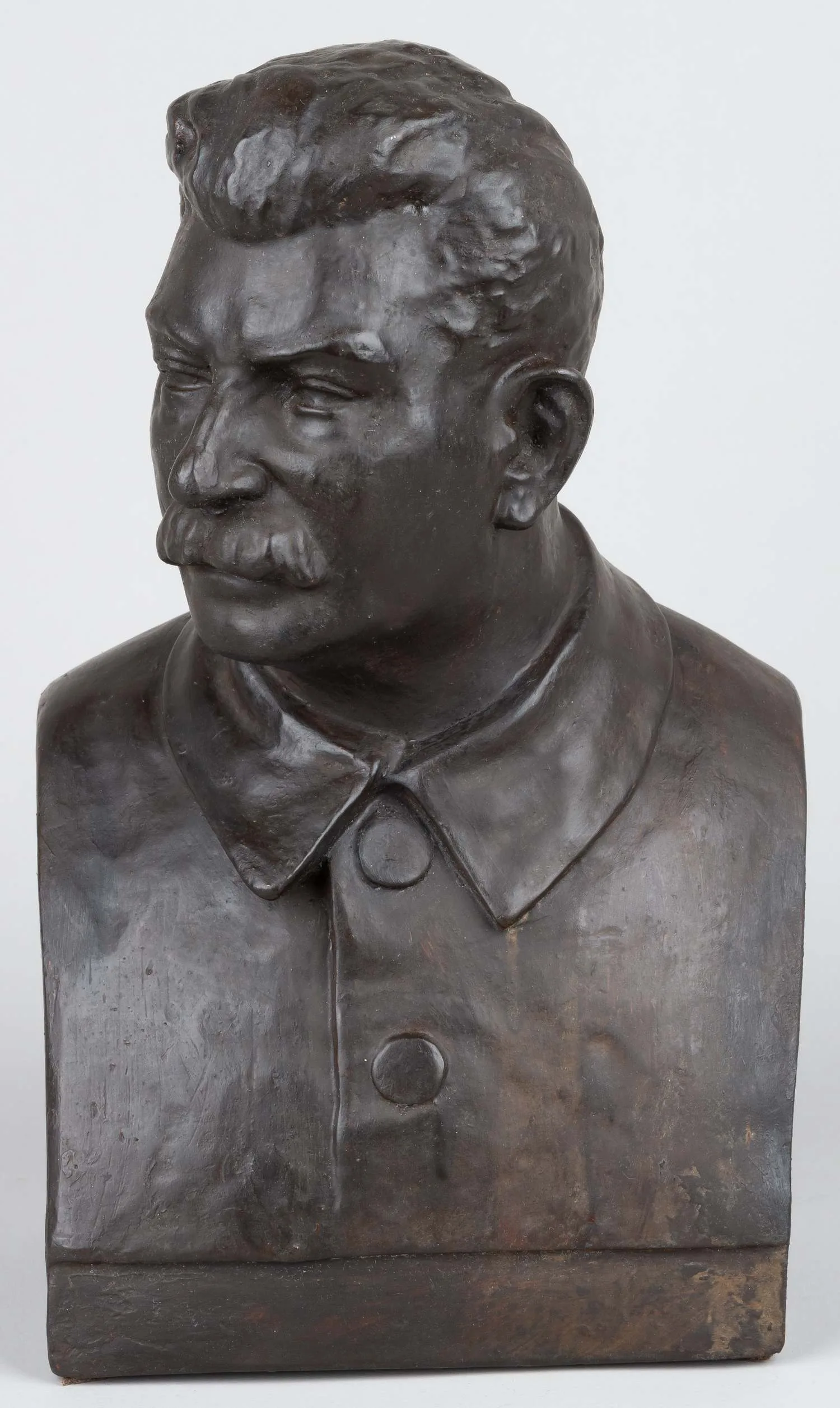 Бюст «И.В. Сталин». СССР, Всекохудожник, скульптор Б.И. Яковлев, 1930-1940 годы. — фото 2