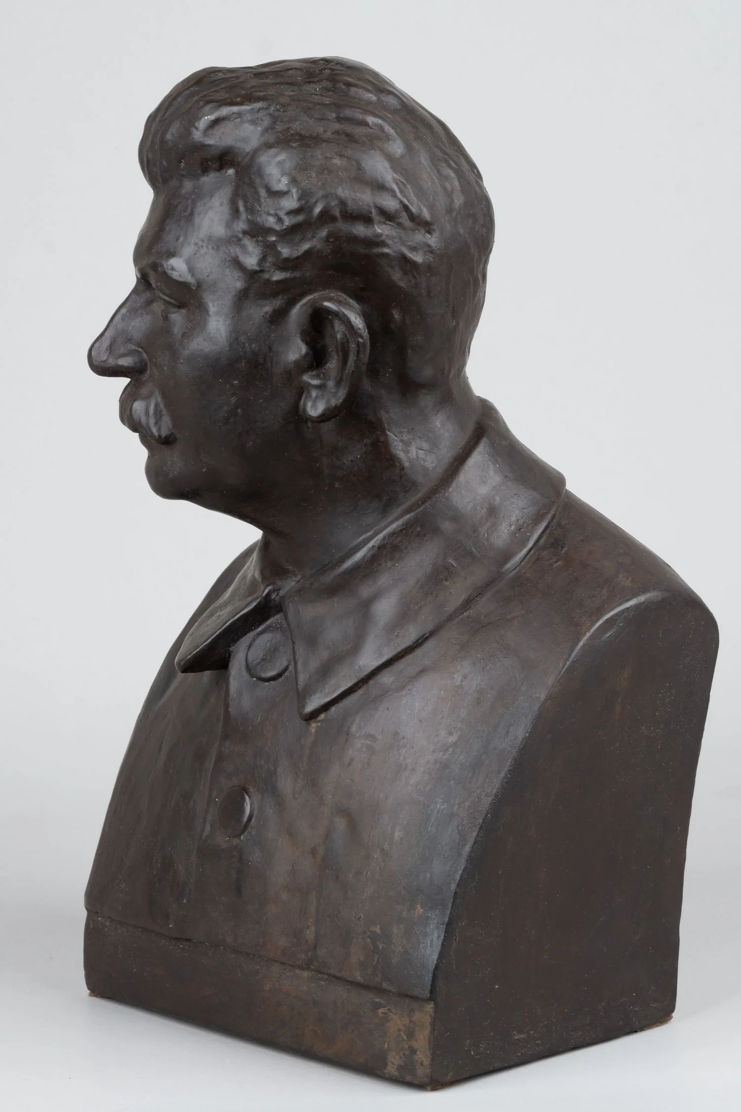 Бюст «И.В. Сталин». СССР, Всекохудожник, скульптор Б.И. Яковлев, 1930-1940 годы. — фото 3