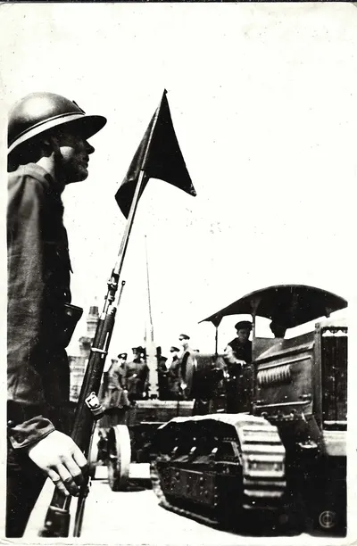 Фотооткрытка «Москва. Празднование 1 мая 1932 года». М.: Союзфото, 1932.