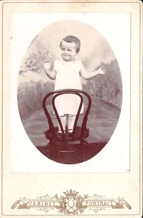 8 фотографий (преимущественно формата открытки) «Дети». 1900-е - 1930-е годы. — фото 4