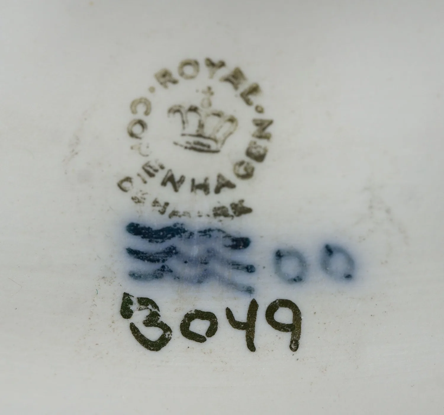 Статуэтка «Влюбленные Хенрик и Эльза». Дания, Royal Copenhagen, скульптор Holger Christensen, 1965 г. — фото 4