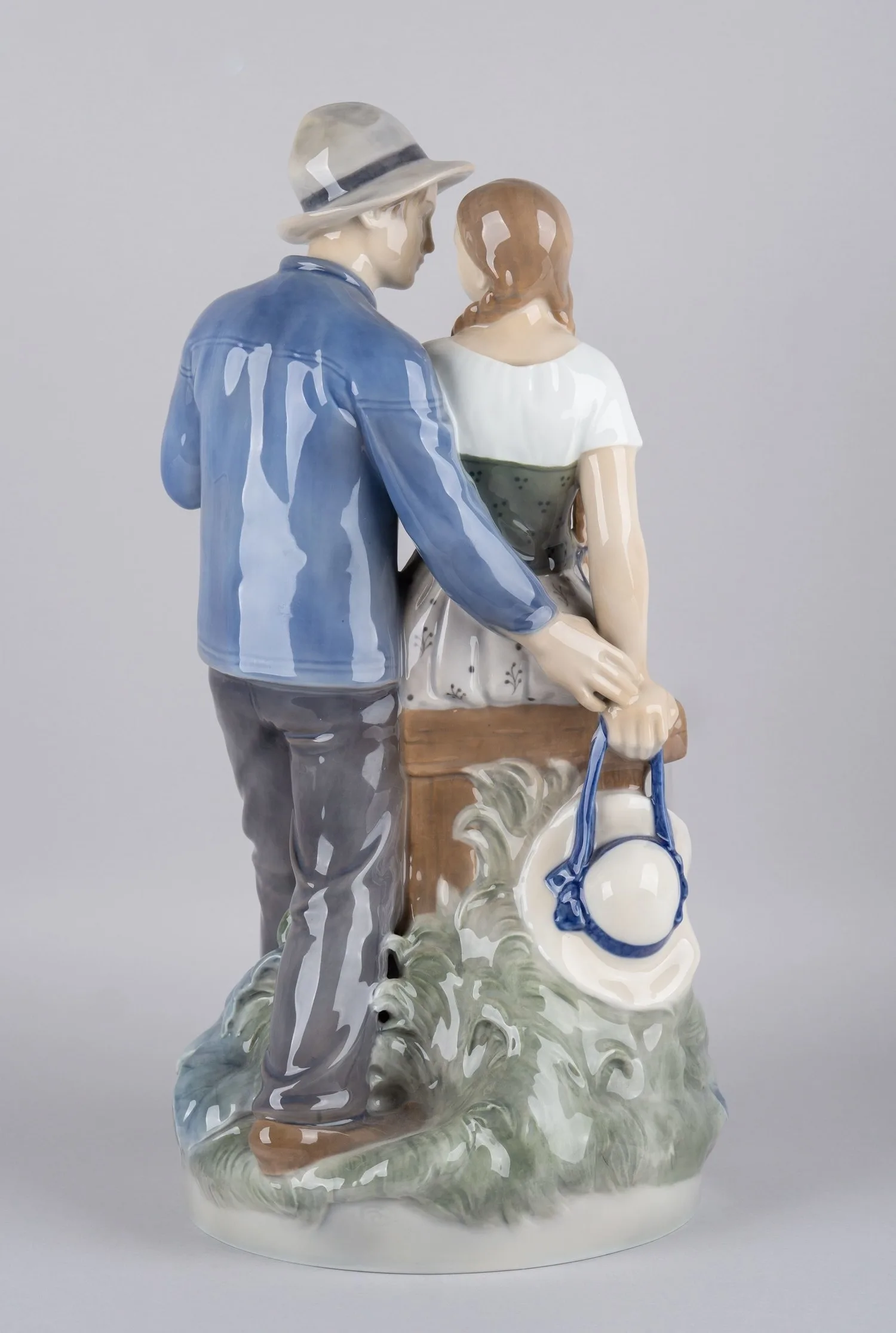 Статуэтка «Влюбленные Хенрик и Эльза». Дания, Royal Copenhagen, скульптор Holger Christensen, 1965 г. — фото 2