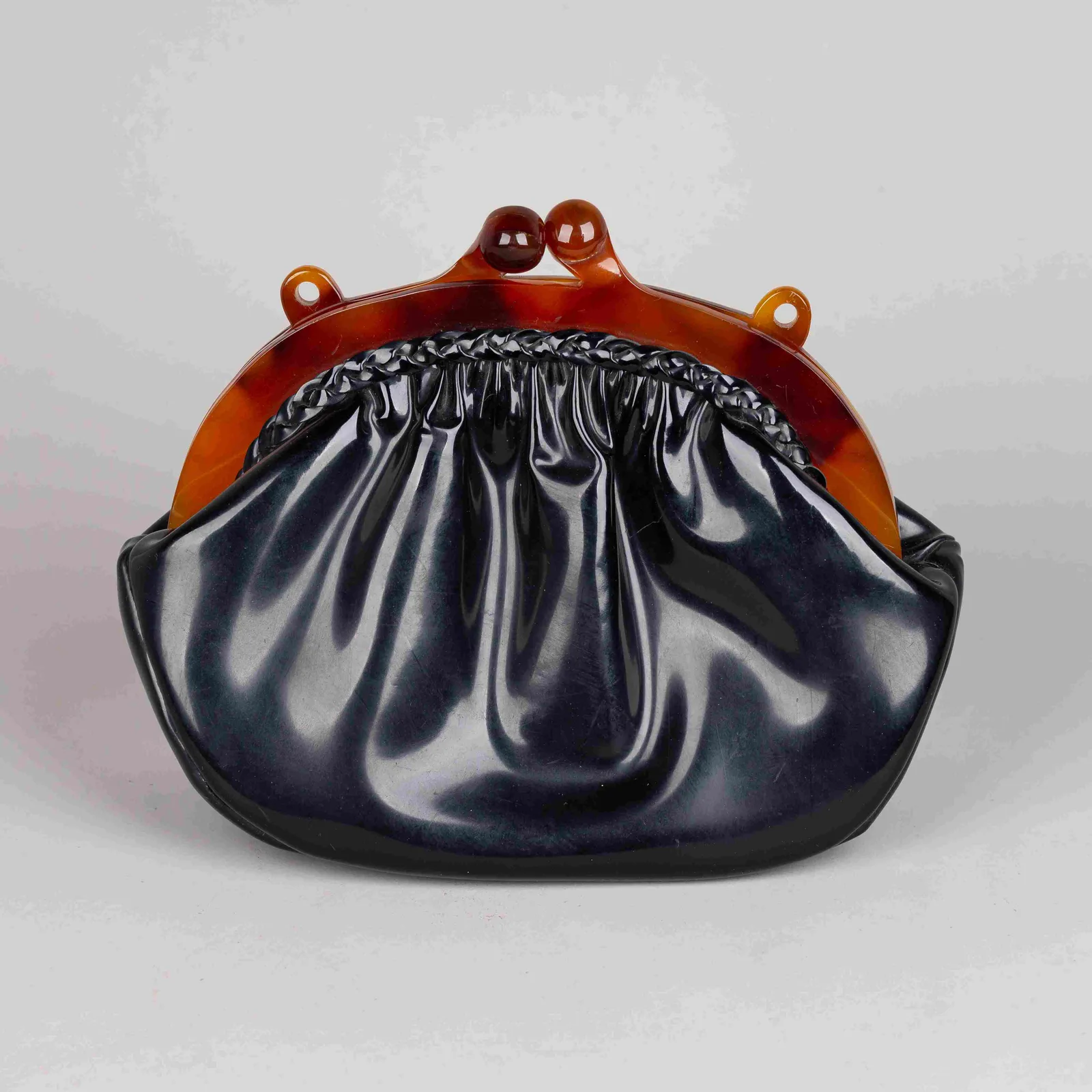Сумочка кросс-боди из винила. Франция, Лимож, фирма D'Arceau-Limoges, 1970-1980-е годы. — фото 1