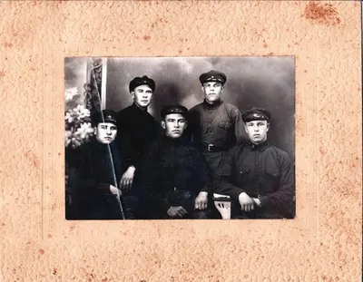 Групповая постановочная фотография красноармейцев. 1930-е годы.