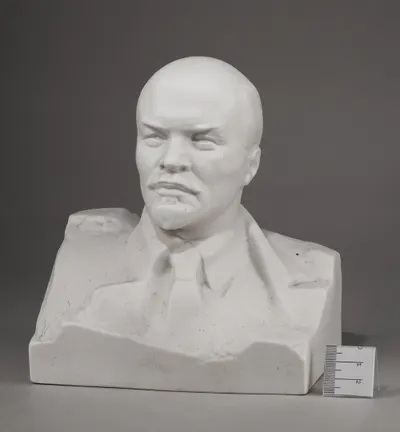 Бюст В.И. Ленина.
СССР, Дмитровский фарфоровый завод в Вербилках, конец 1960-х годов.