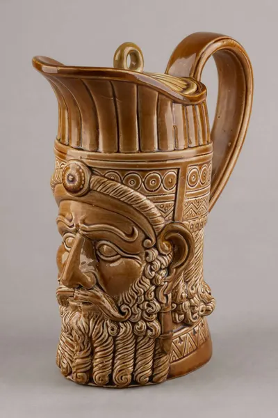 (Кузнецов) Кружка «Воин». Россия, Товарищество М.С. Кузнецова, 1889–1917 годы.