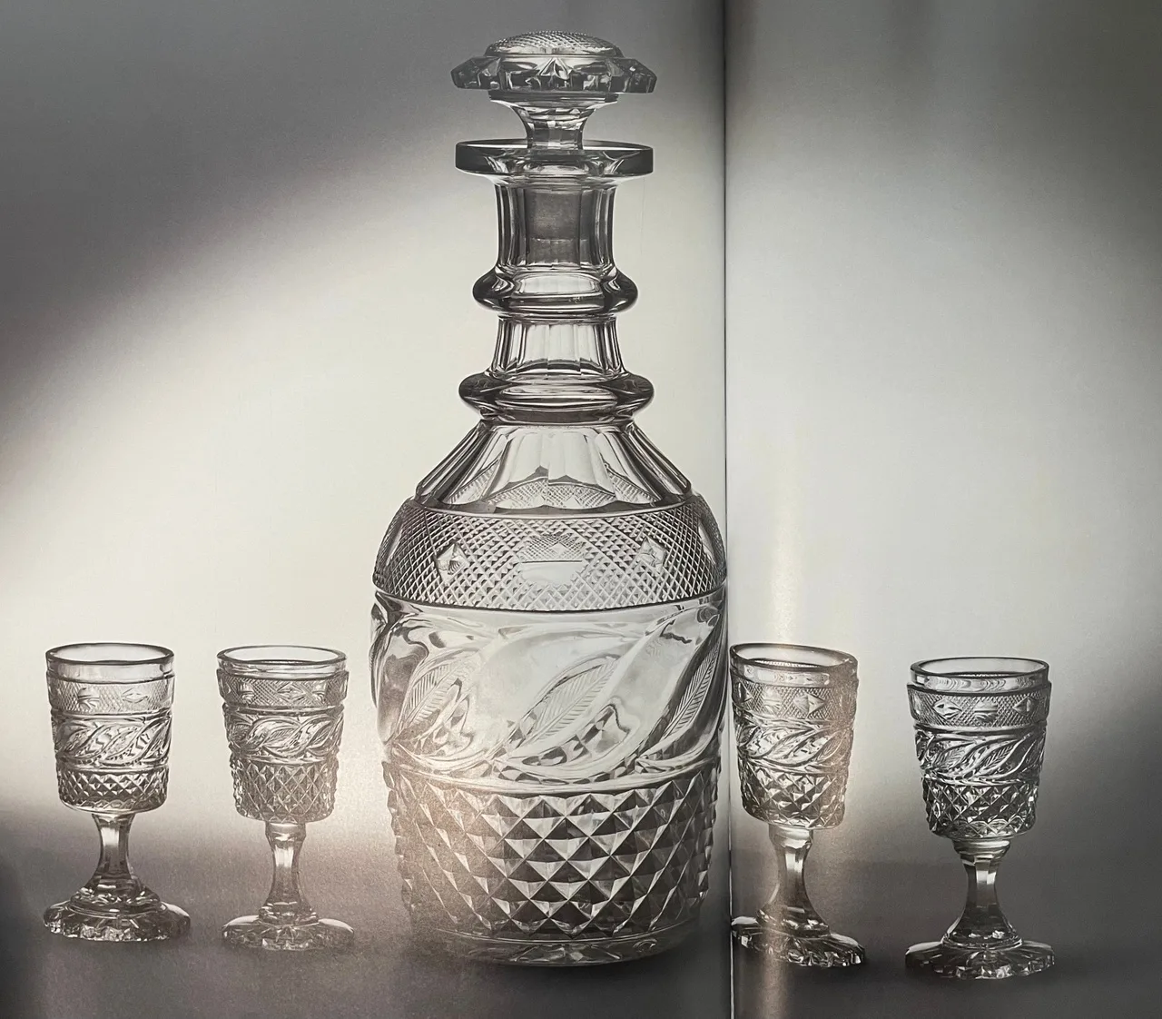 Бокал с резным узором. Россия, Императорский стеклянный завод, 1820-е - 1830-е годы. — фото 3