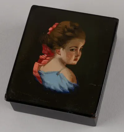 Шкатулка «Девочка». СССР, Федоскино, художник - Чубанов, 1960-е годы.