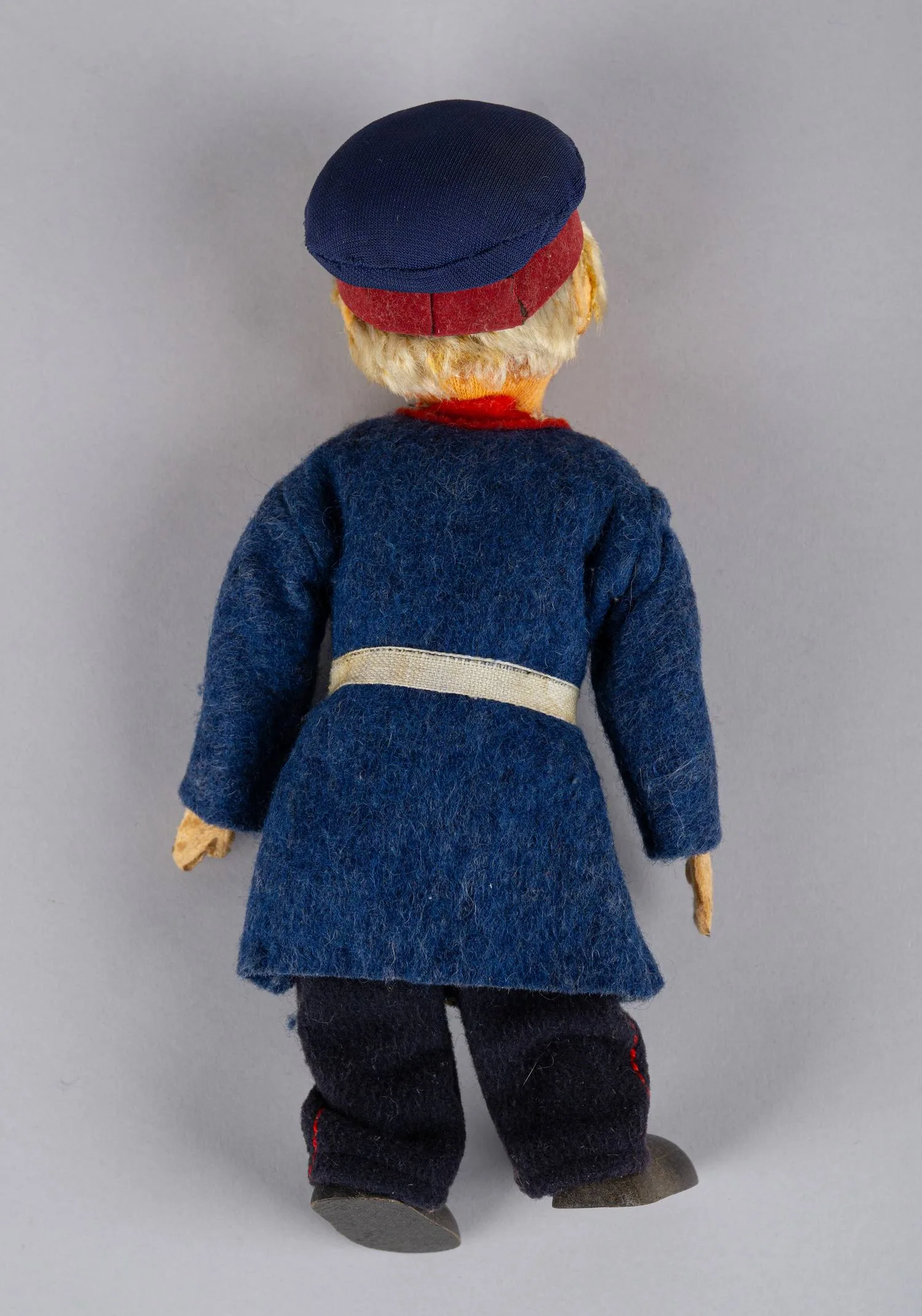 Игрушка «Полицейский». Германия, 1960 - 1970-е годы. — фото 3