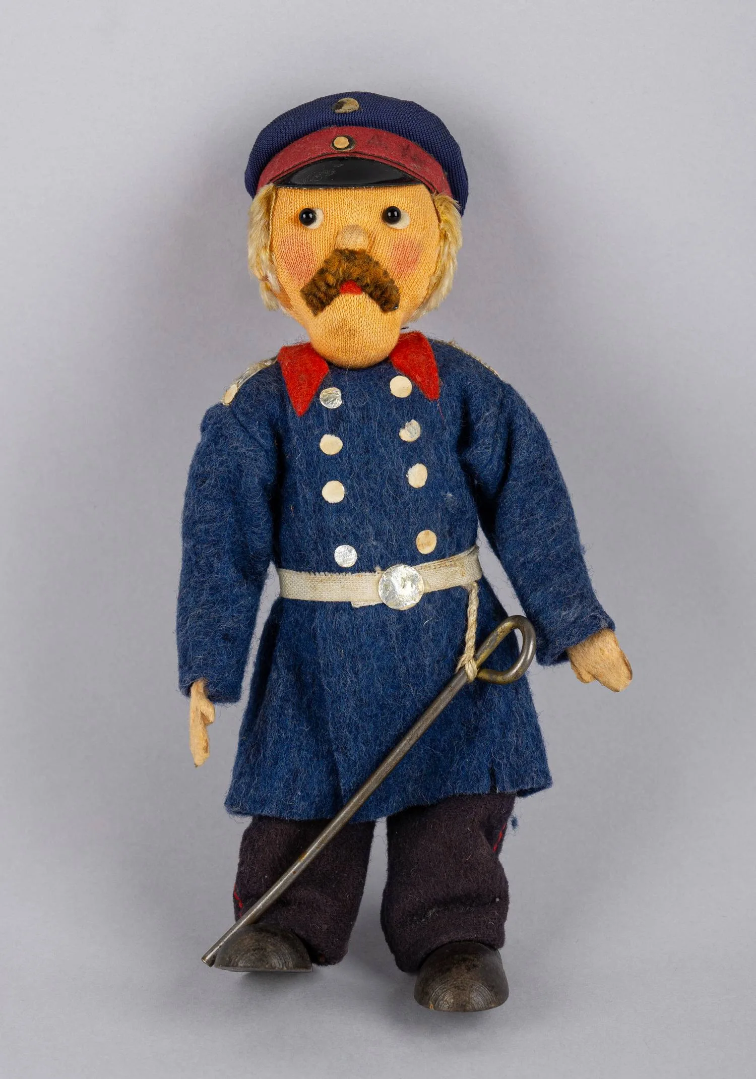 Игрушка «Полицейский». Германия, 1960 - 1970-е годы. — фото 1