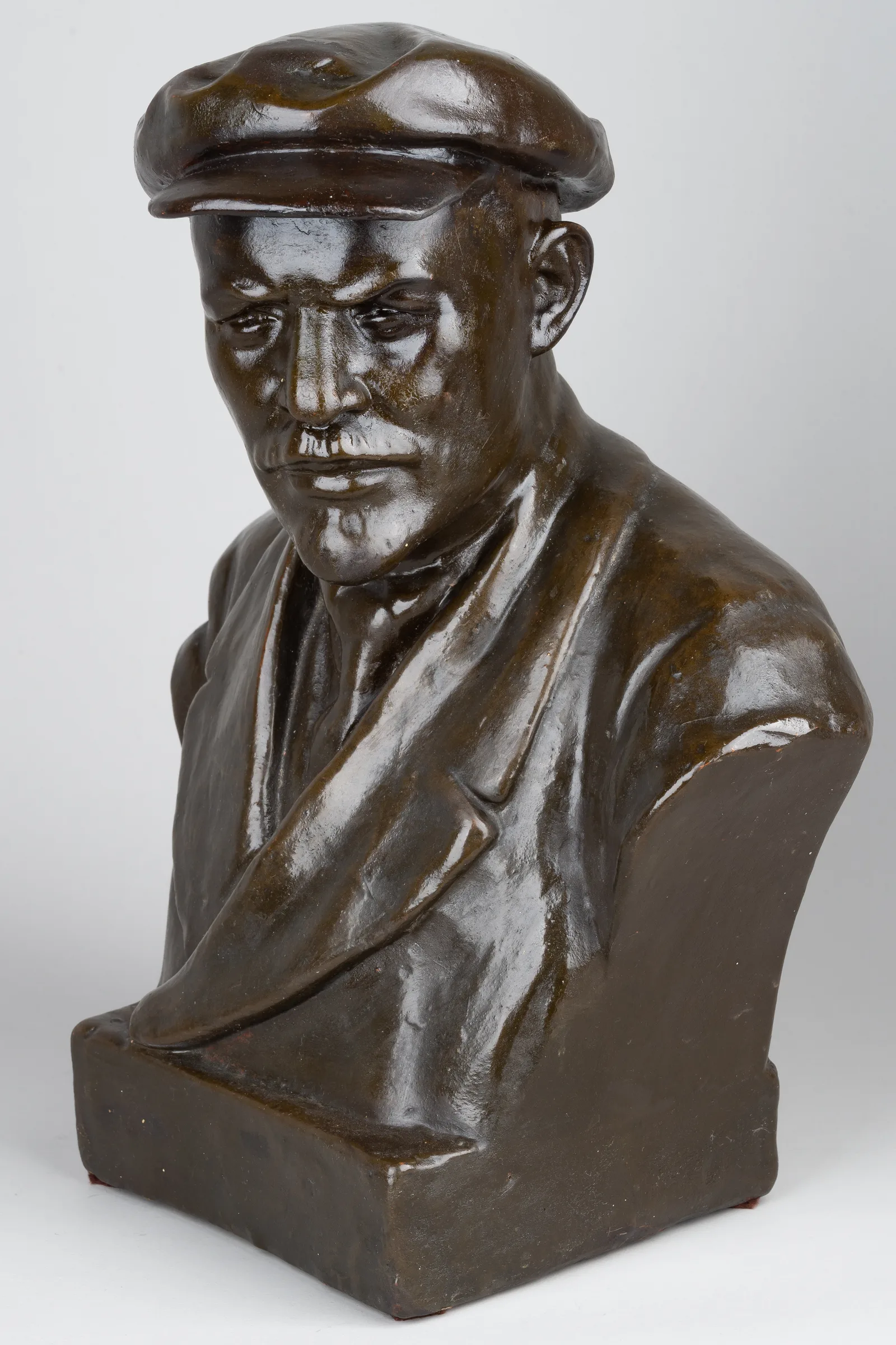 Бюст В.И. Ленина. СССР, Монументскульптура, скульптор Л. Волконский, 1937-38-е годы. — фото 3