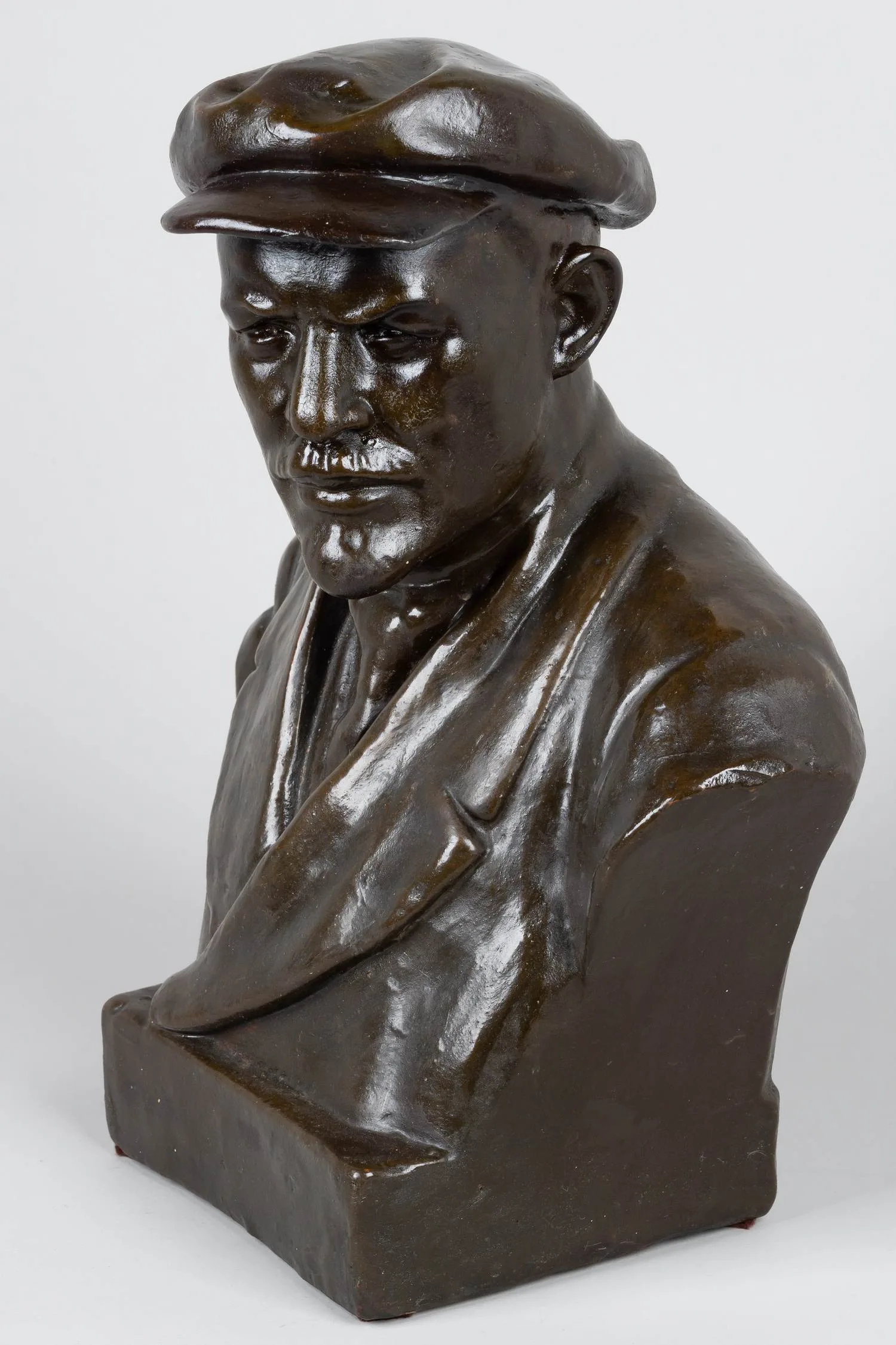 Бюст В.И. Ленина. СССР, Монументскульптура, скульптор Л. Волконский, 1937-38-е годы. — фото 2