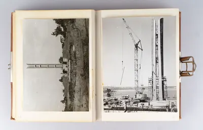Альбом (45 фотографий) «Сооружение монумента в ознаменование 400-летия добровольного присоединения Удмуртии к России». 1972.