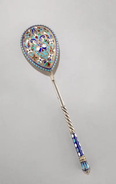 Ложка с эмалью по скани. Россия, Москва, мастерская Зверева Н.Н., 1899–1908 годы.