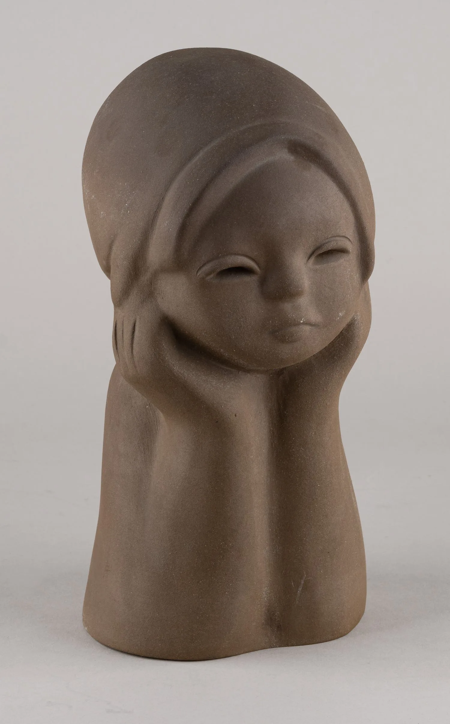Скульптура «Девушка». Эстонская ССР, Айно Аламаа (Aino Alamaa), 1960-е годы. — фото 1