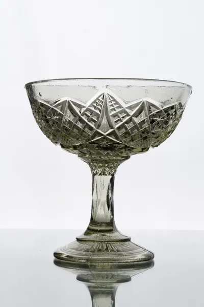 Конфетница прессованного стекла. СССР, Стекольный завод имени Бухарина, 1930-е годы.