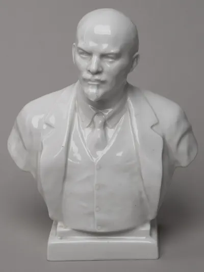 Бюст Ленина. СССР, Ленинградский фарфоровый завод, 1950-е годы.