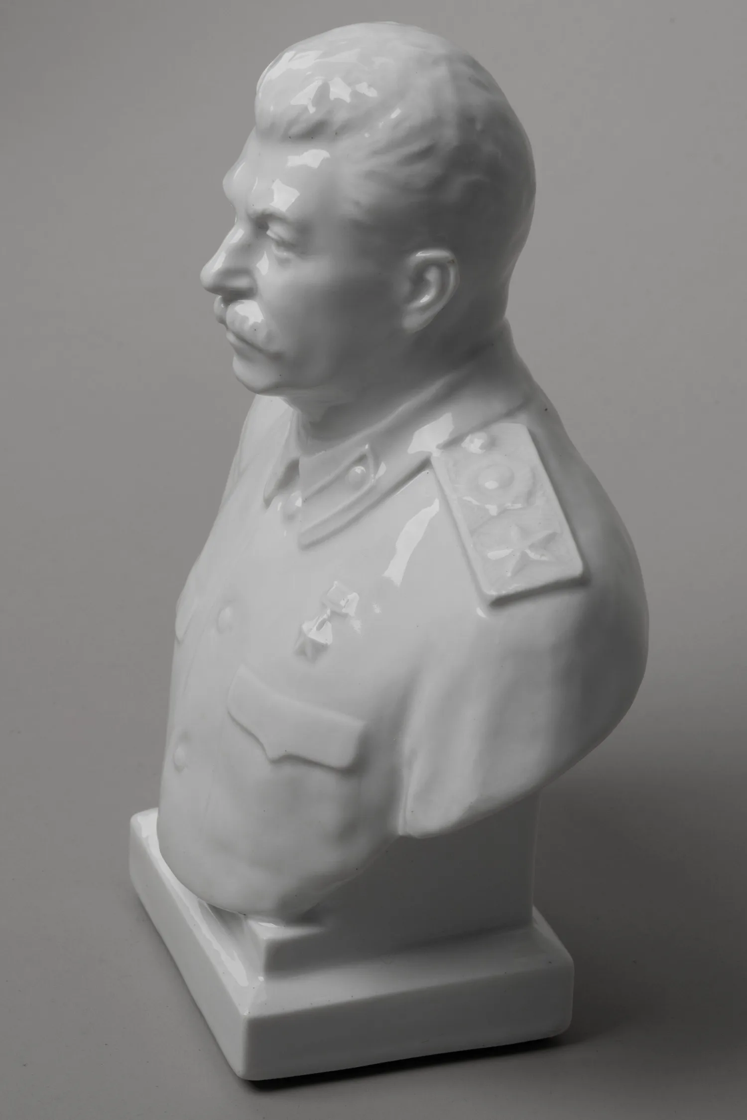 Бюст Сталина. СССР, Ленинградский фарфоровый завод, 1950-е годы. — фото 3