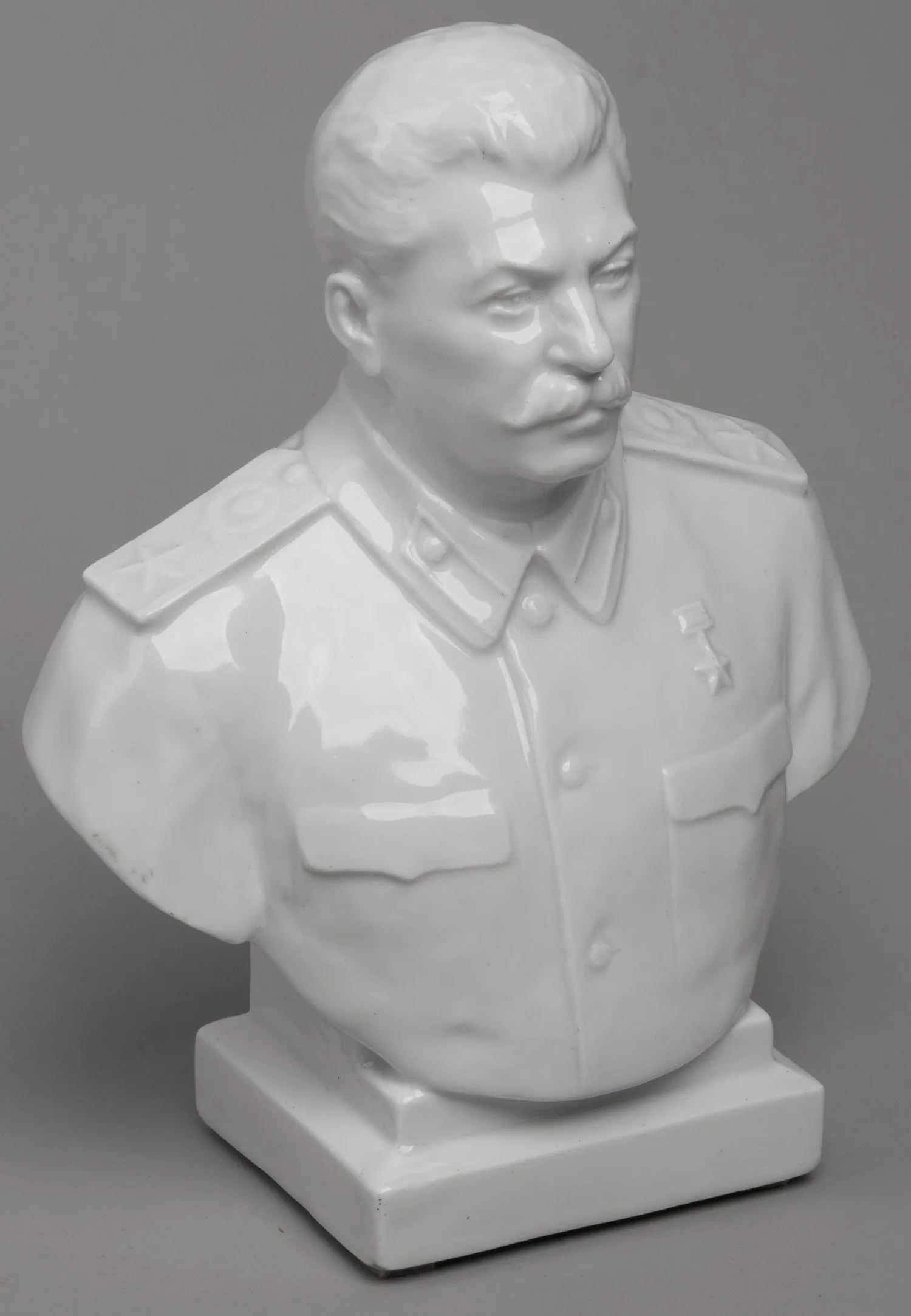 Бюст Сталина. СССР, Ленинградский фарфоровый завод, 1950-е годы. — фото 2
