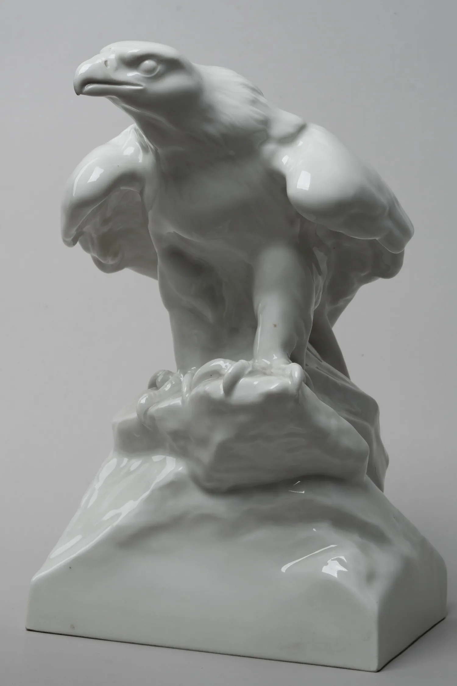 Статуэтка «Горный Орёл». Германия, мануфактура Meissen, 1940-е годы. — фото 1