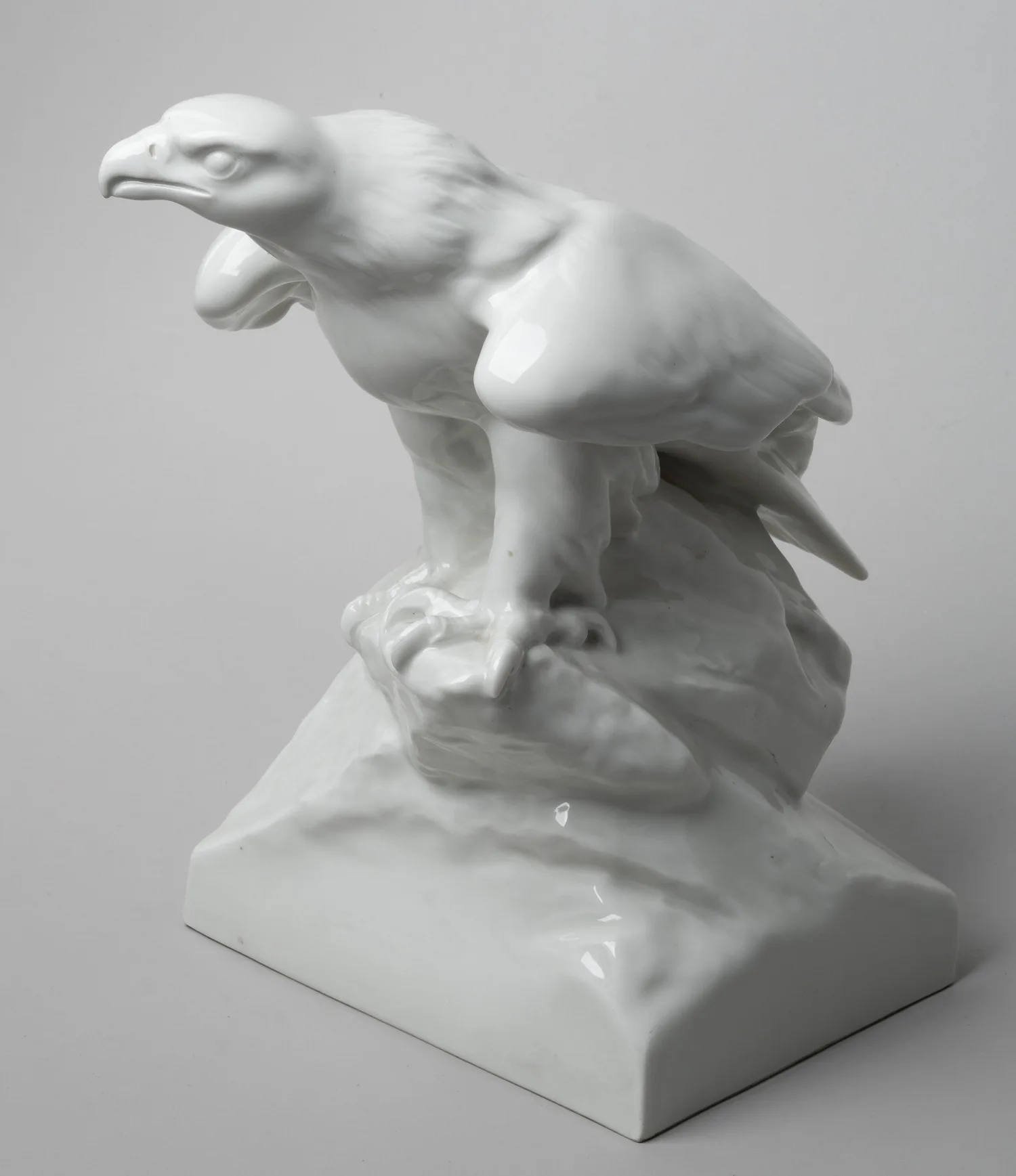 Статуэтка «Горный Орёл». Германия, мануфактура Meissen, 1940-е годы. — фото 2